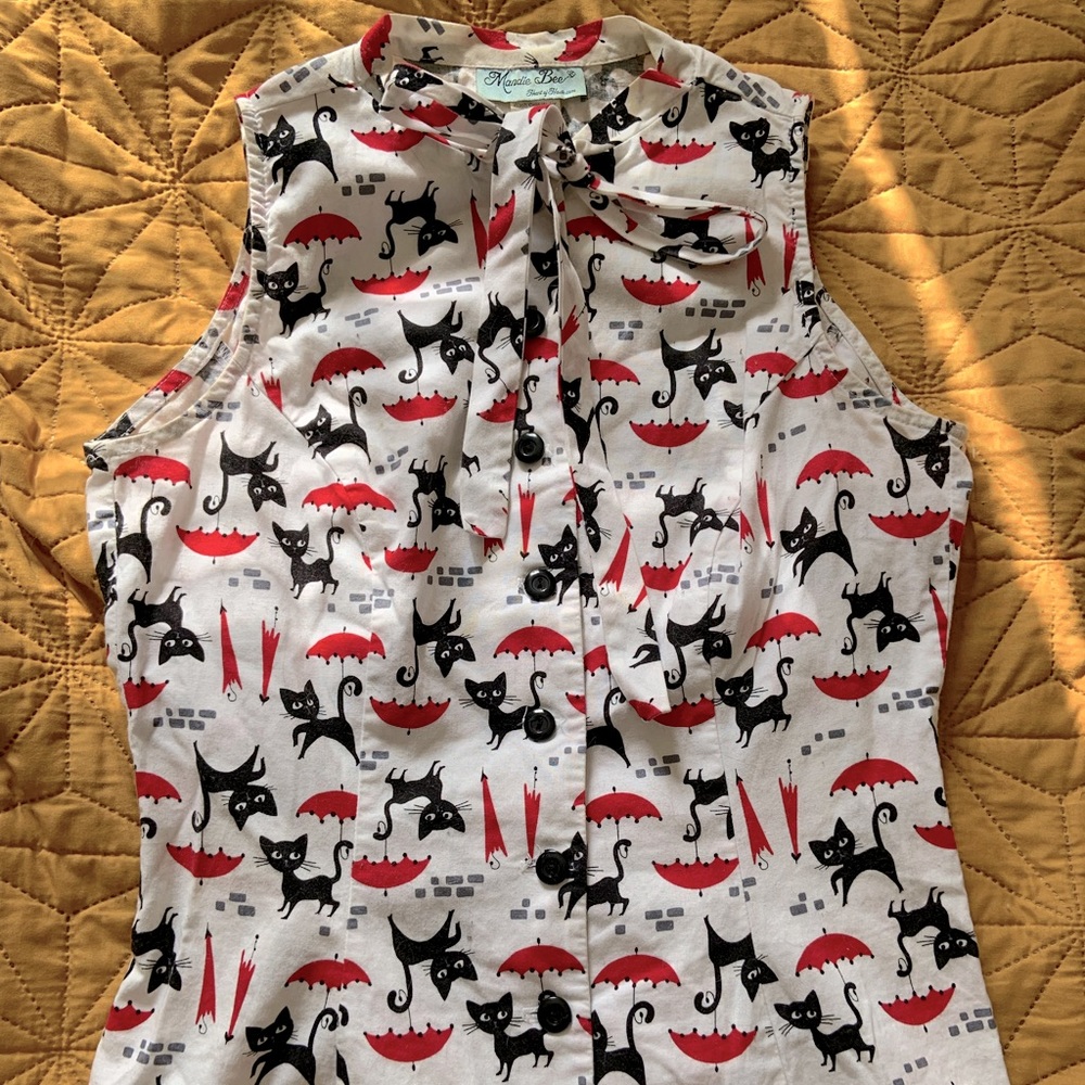 Whimsical 1960s-Inspired Cat Blouse